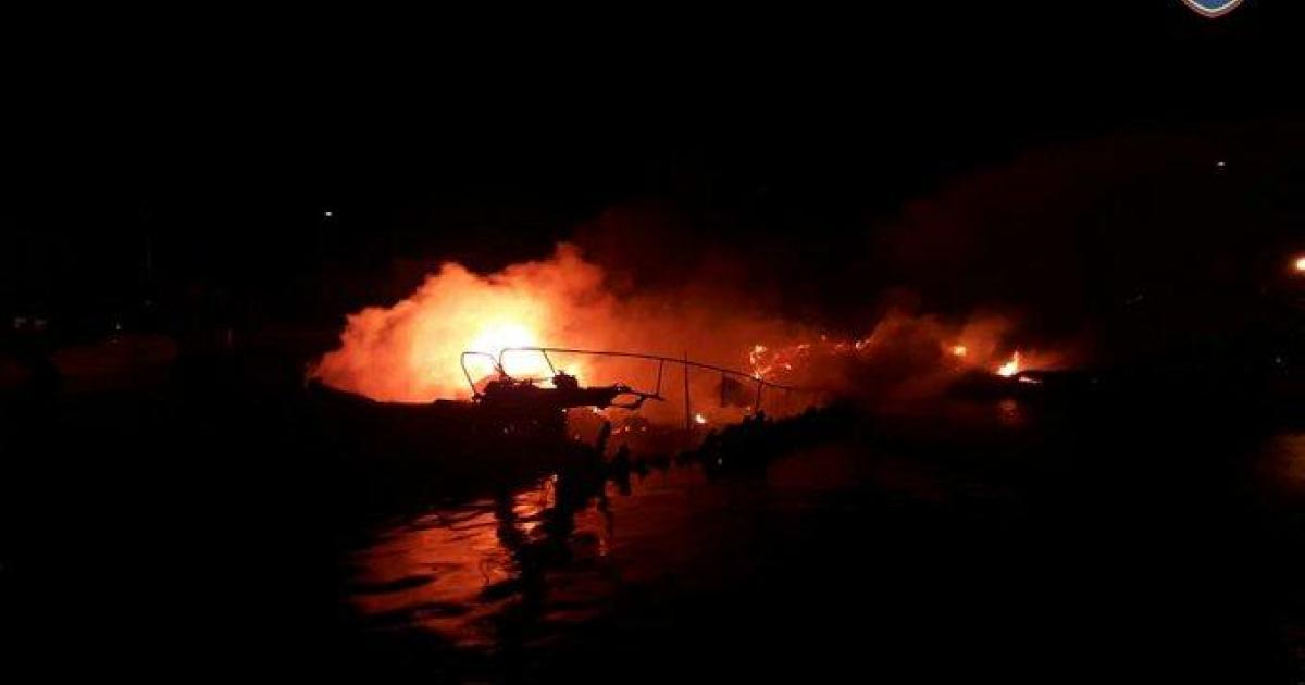 Boats in Puerto Pollensa wrecked by fire