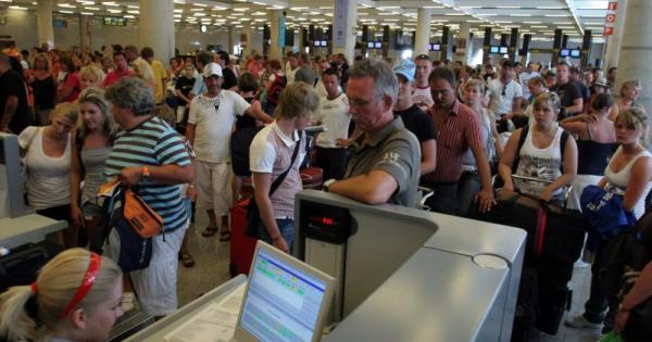 Mallorca protest to bring Palma airport to a standstill