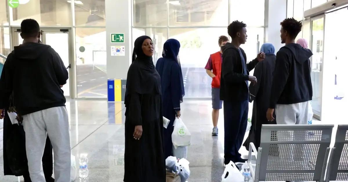 Maritime businesses wanting migrant reception centre in Palma's port to ...