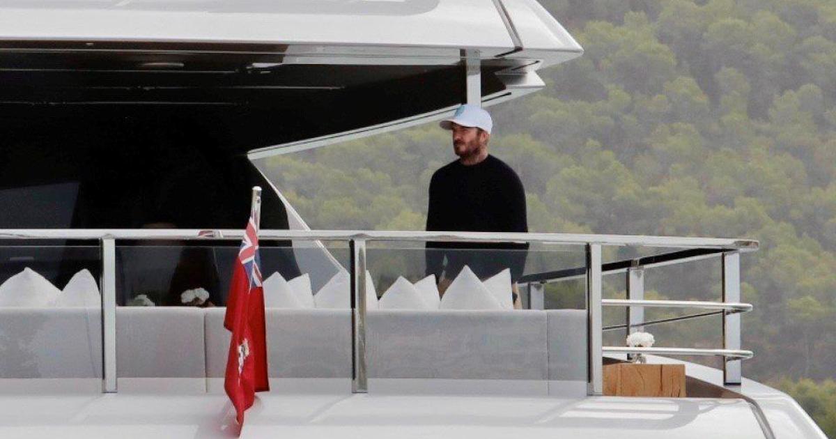 The Beckhams soak up the sun in Mallorca
