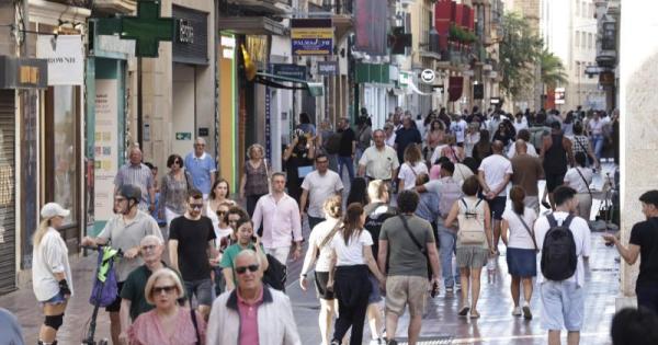 Spain's economic growth gently decelerates in third quarter, Mallorca small businesses took a big hit this summer