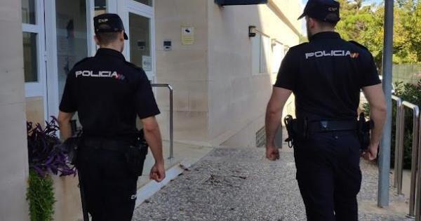 Arrest warrant for street seller who attacked a German police officer in Mallorca