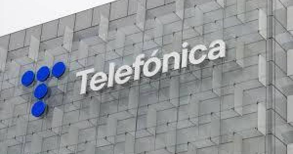 Spanish phone giant wants to lay-off 20 percemt of its staff