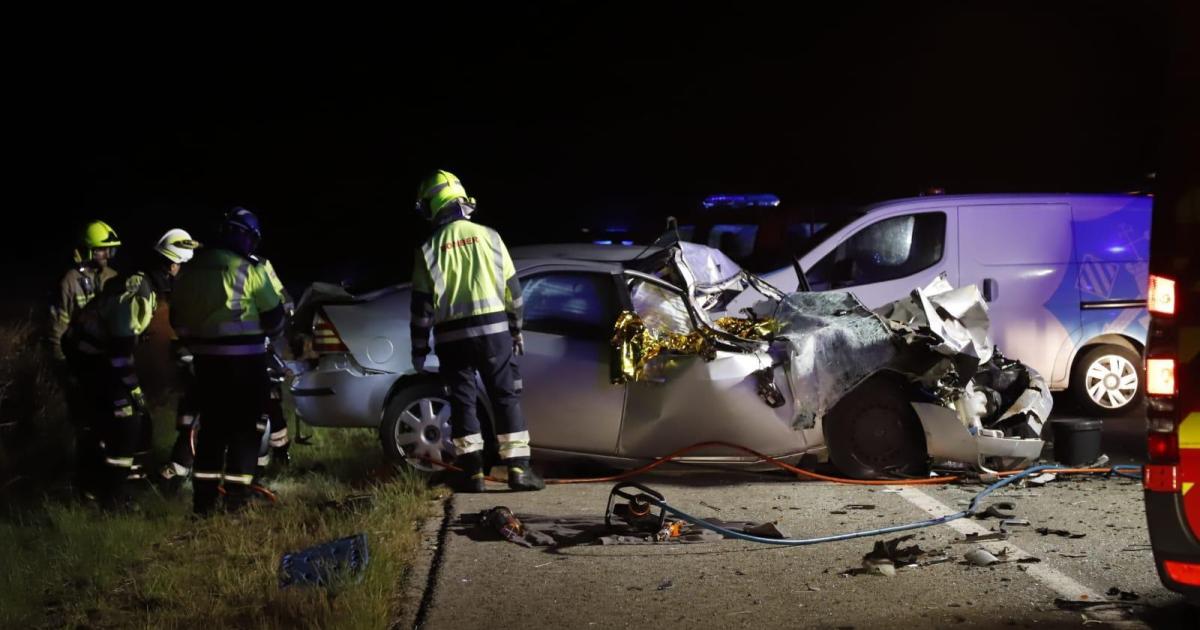 Spain holiday island tragedy: Woman dies in a serious accident involving two cars and a tractor in Menorca