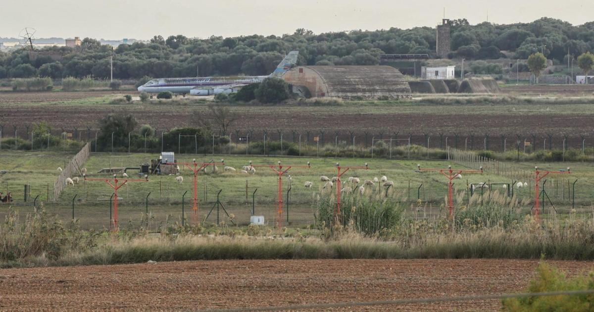 Disbelief in Mallorca: Defence minister says she knows nothing about the Palma Airport weapons facility