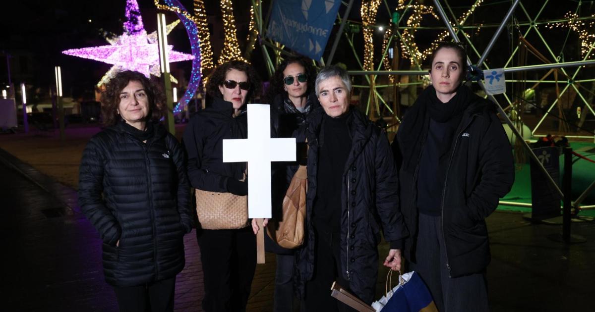 Protest against a Mallorca Christmas market which showcases "Anglo-Saxon traditions"