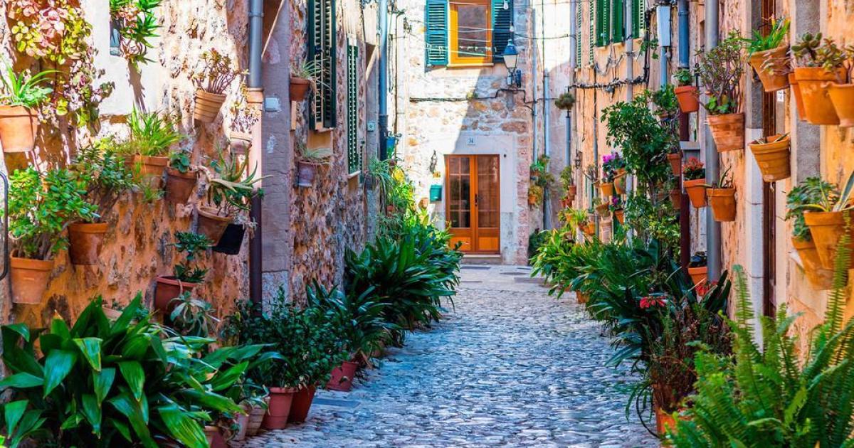 Mallorca shines with nomination for the 2026 Condé Nast Traveler Awards