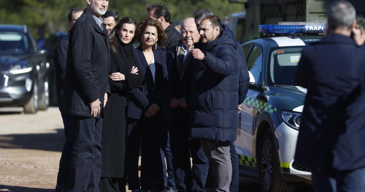 King and Queen of Spain arrive at the scene of the train crash in Cordoba