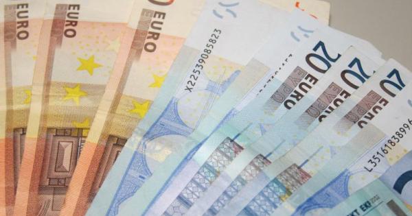 Spanish billionaires earned €77 million per day last year