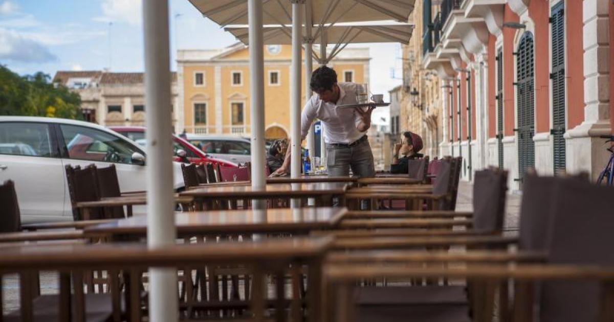 Jobless down, Mallorca still short staffed