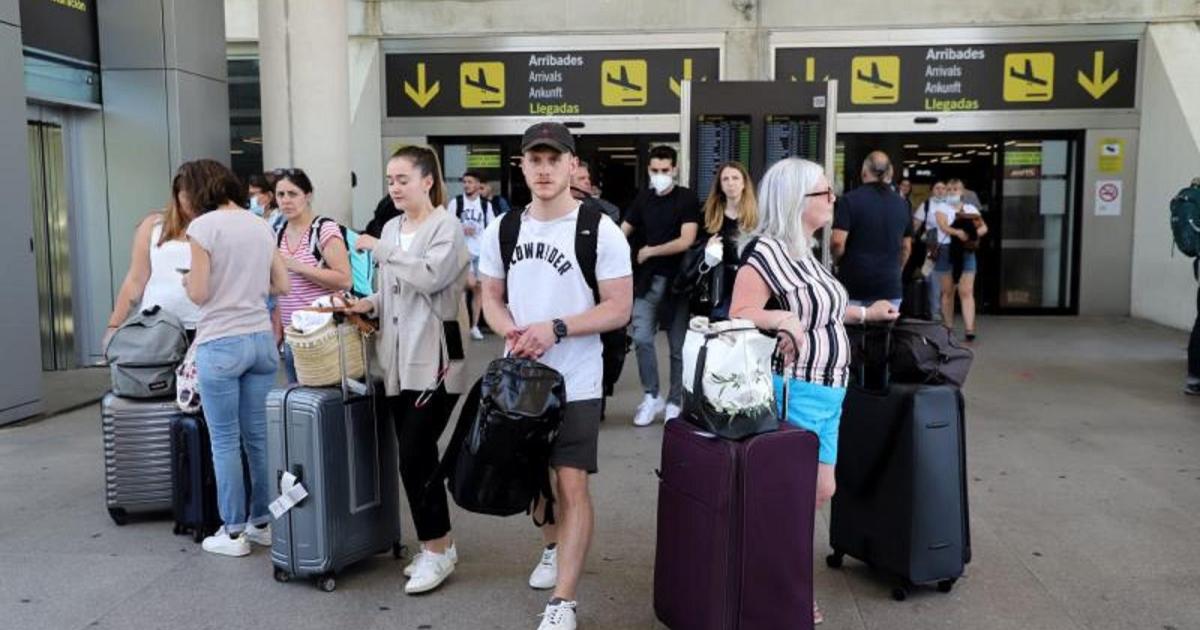 Fears longer deadline for delayed flight compensation and free hand luggage will push Spain flight prices up