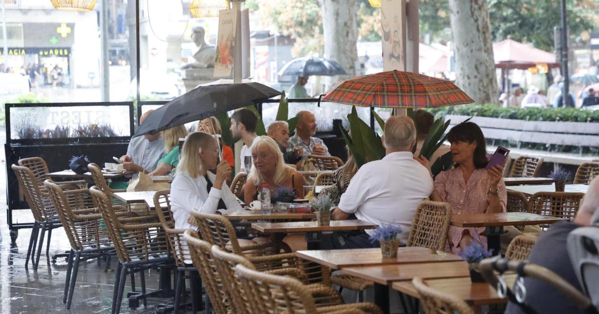 Discount campaign being considered as Balearics restaurants shown to have lost most customers in 2025