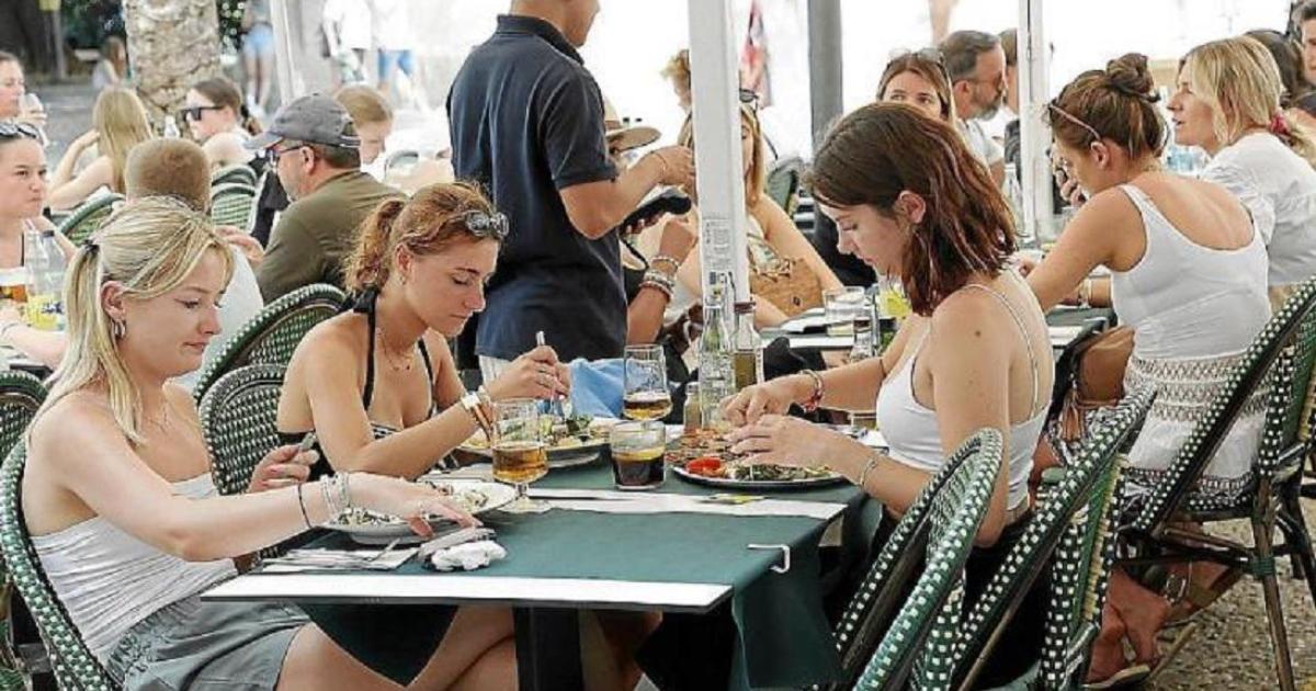 Political insults fly in Palma over decision to not increase Balearic tourist tax: Battle against Mallorca overcrowding continues