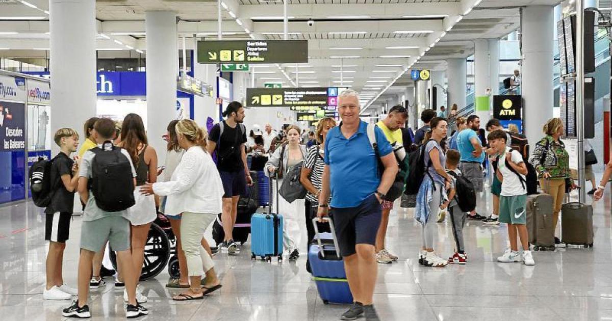 Britons urged to prepare for potential half-term and Easter holiday travel airport scrum in Europe