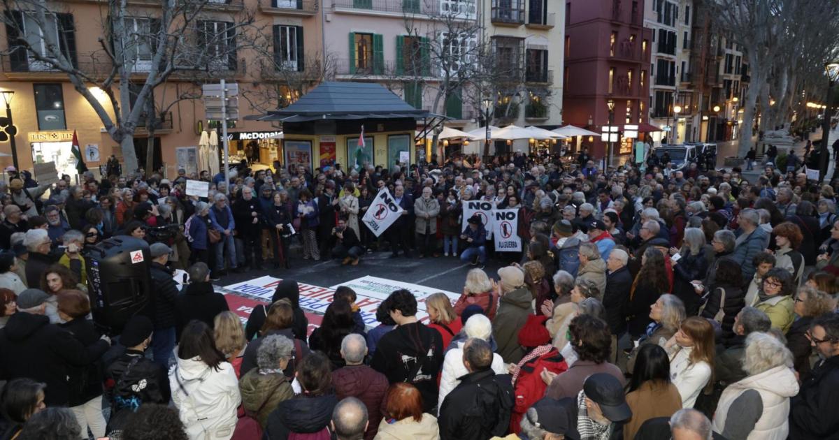 Mallorca protest against the US and war in the Middle East