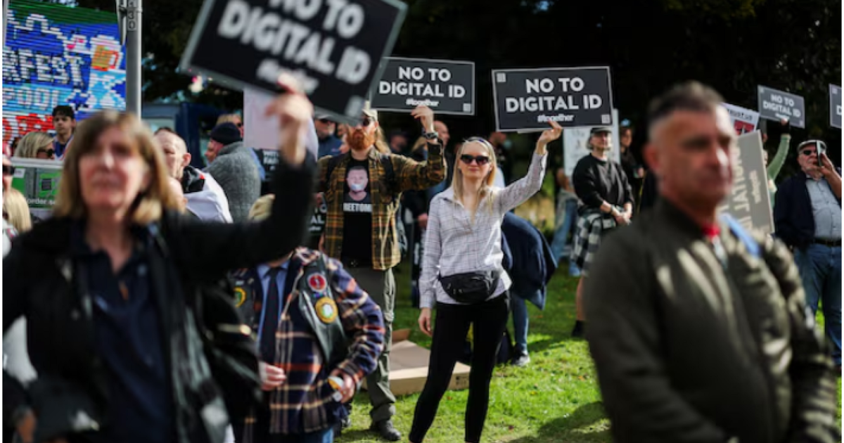 Britons move a step forward to digital ID: expats have the TIE card in Spain