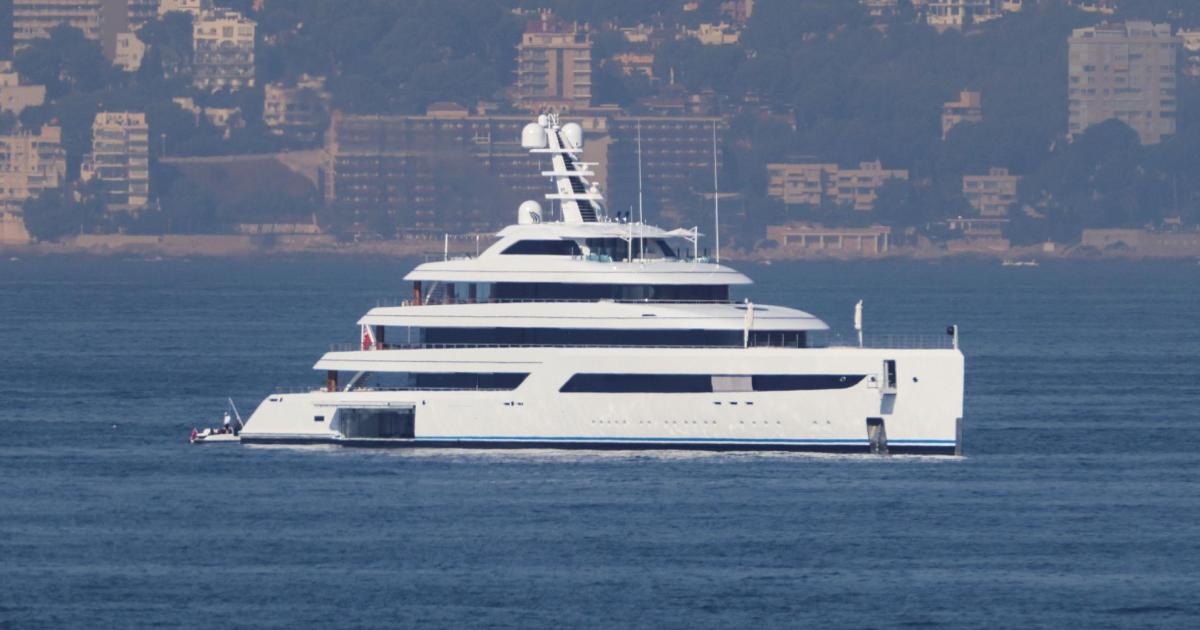 The Floating Palace sails around Mallorca, super yacht moors up in Andratx