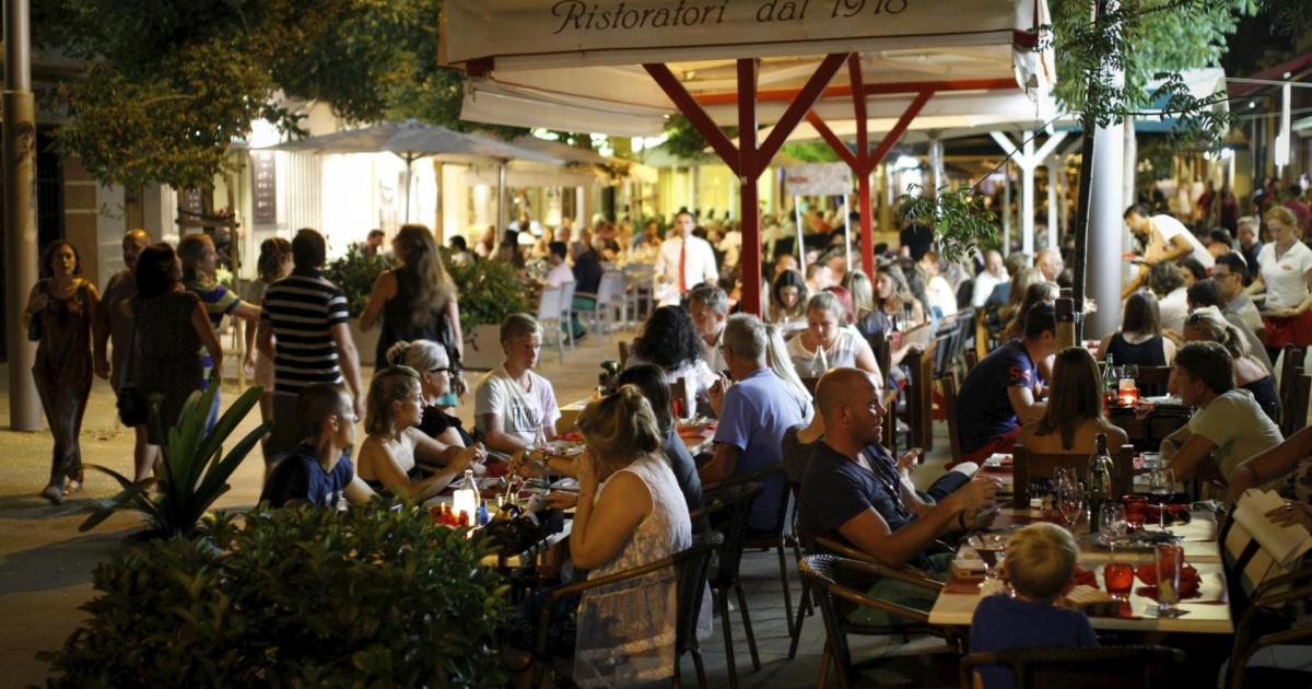 Inflation hits 3.6% in the Balearics: Restaurant and alcohol prices spike