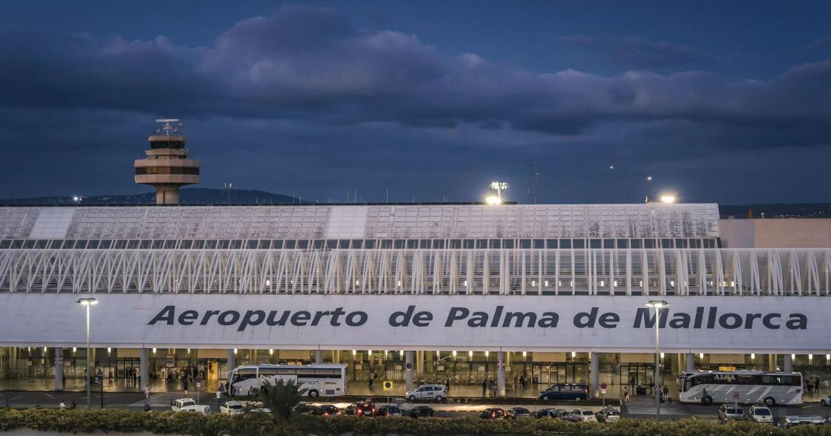 Spanish airline introduces 14 euro surchage if fuel price rises