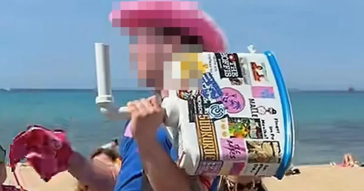 Going to the beach? Take a toilet cistern with you