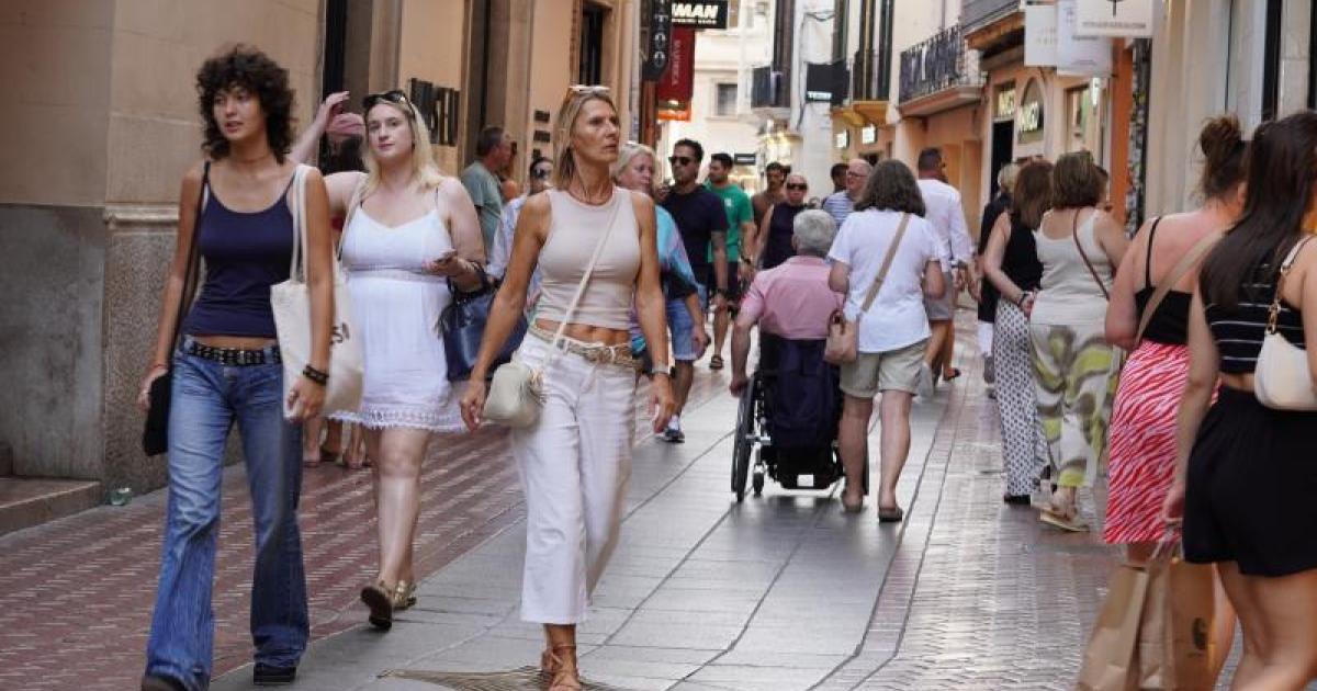 Balearic shops call for help with tourists watching their spending