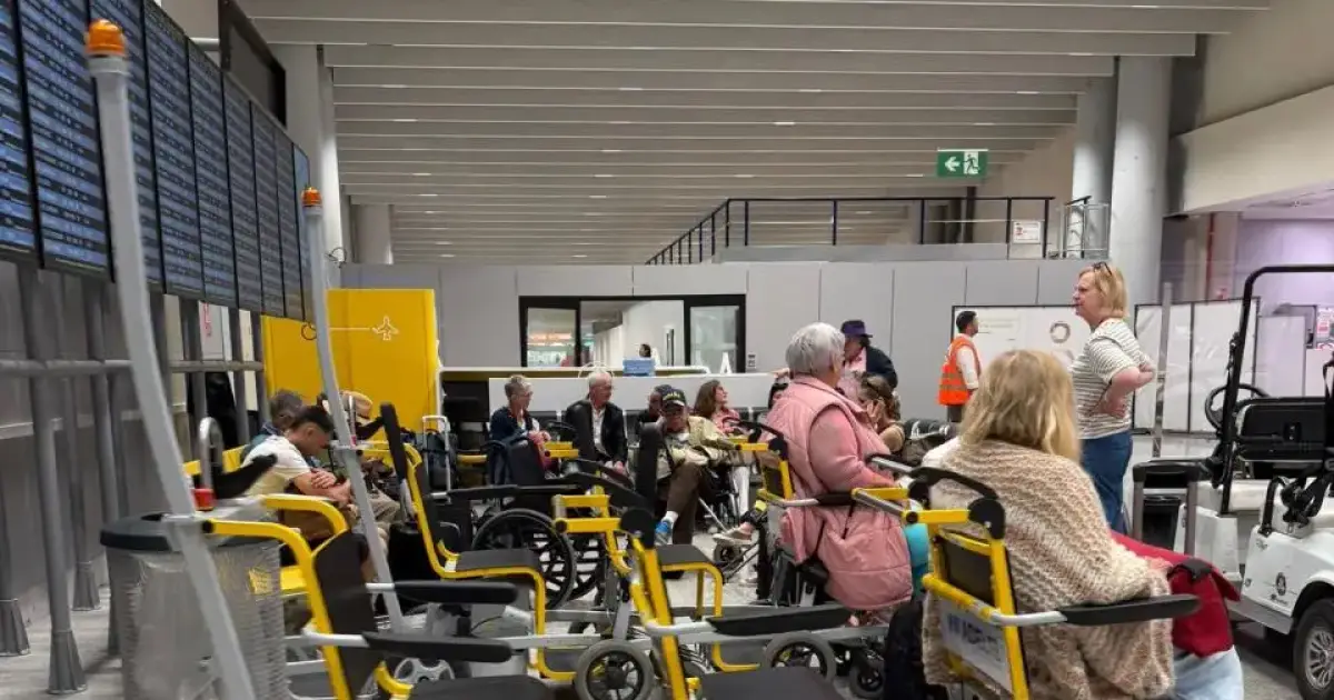 Palma airport reduced mobility assistance workers to begin indefinite ...