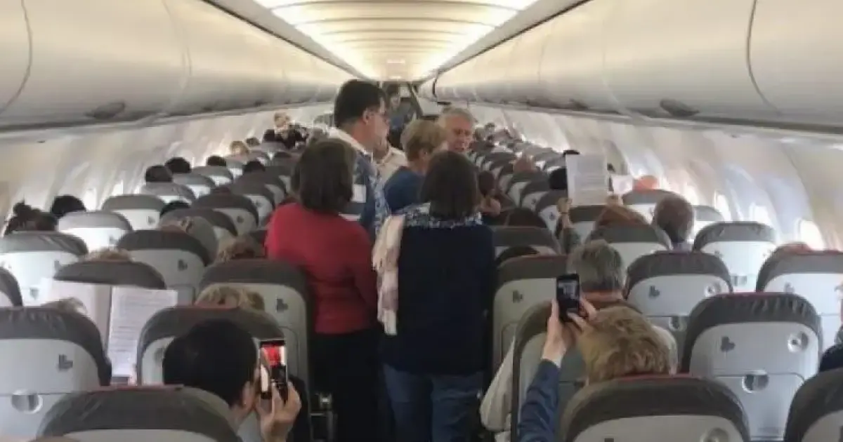 No more paying for seat reservations on planes: the European Union bans airlines from separating families with children