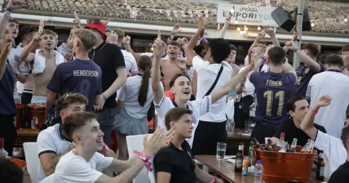 Mallorca bars hope for a Spain v England final to keep the beer and the money flowing: Magalluf packed