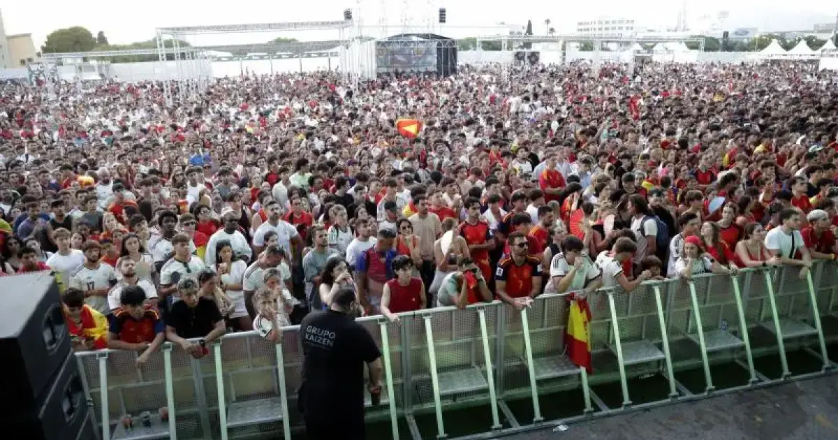 Medical emergency service on red alert for World Cup final in Mallorca: strict controls at Palma fan zones