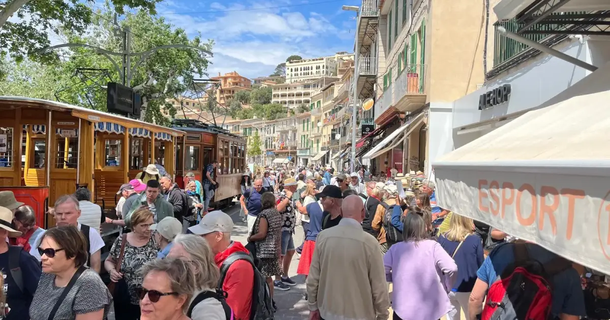 "Not against tourists nor visitors": Soller groups call fresh protest over tourism pressure and housing crisis