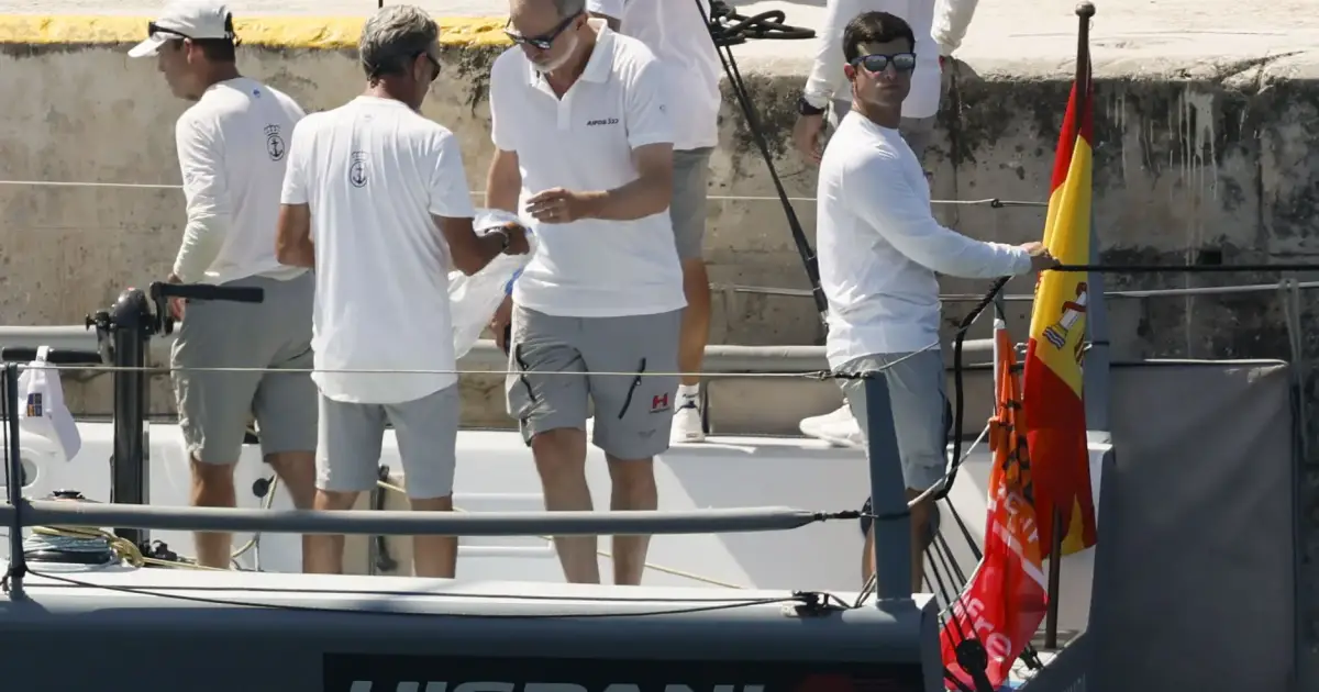 Koning Felipe VI Leidt de Hispania in Mallorca's Prestigieuze Copa del Rey Mapfre
