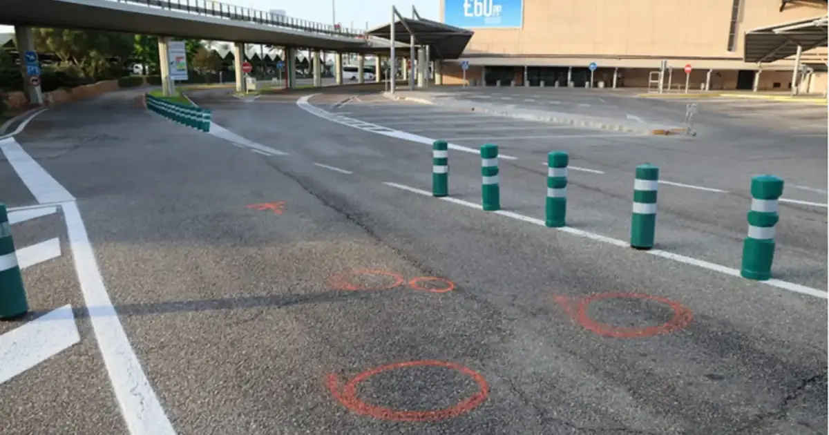 Young man dies after being hit by a taxi whilst lying on the road near Balearic holiday island airport