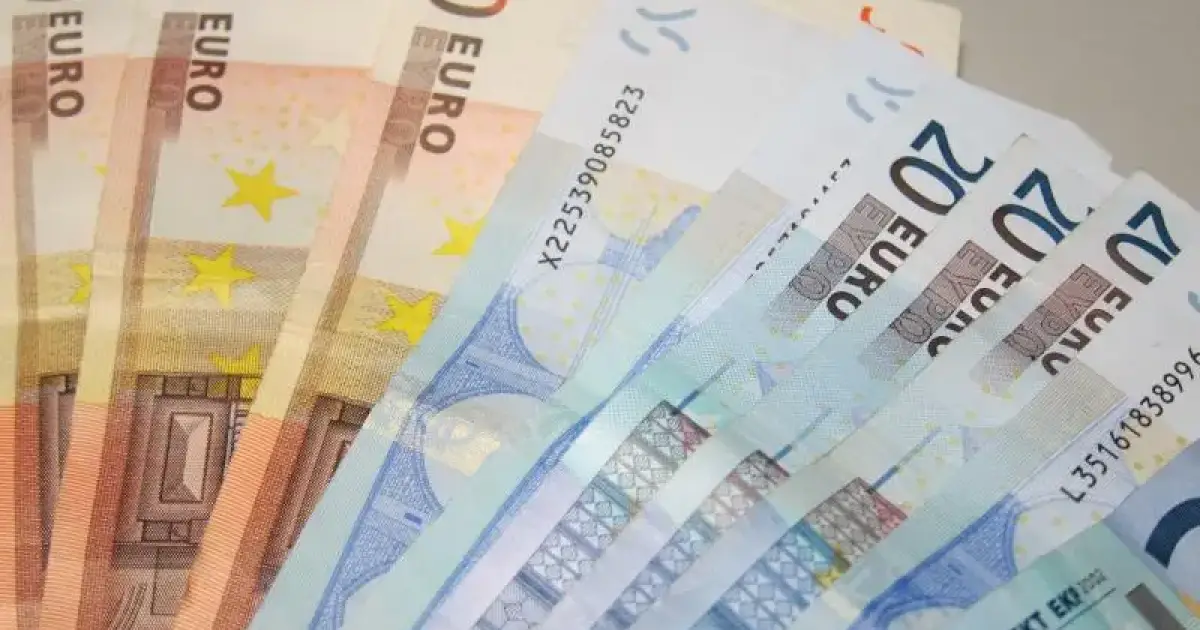 Spain holiday spending alert: New limits on cash payments in Europe next year