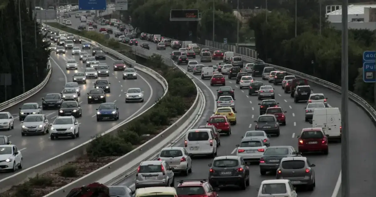 Mallorca MPs to debate vehicle limits and bans on energy drinks and laughing gas on Wednesday