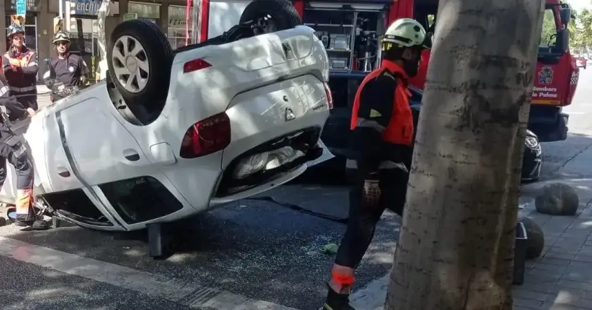 Couple in their seventies injured in spectacular crash in the centre of Palma