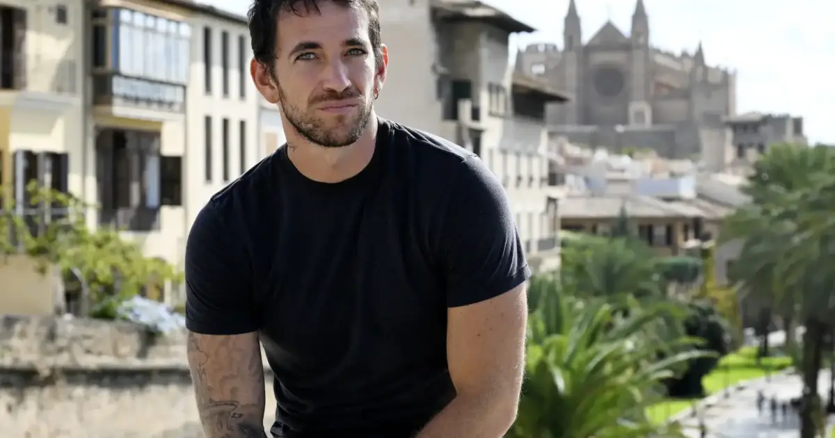 MobLand actor Alex Fine reveals his love for Mallorca: “La Fortalesa de Pollensa is one of the most spectacular places I have ever seen”