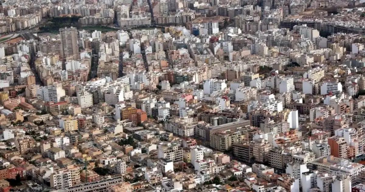 Mallorca calls for a moratorium on luxury housing and higher taxes on the purchase of non-residential properties