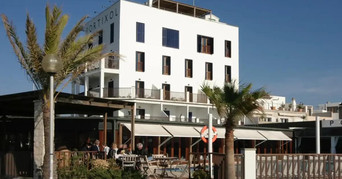 Palma hotel seeks to secure future of its waterfront pool and terrace