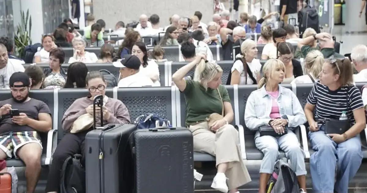 Spain November general strike will cause flight cancellations and transport delays